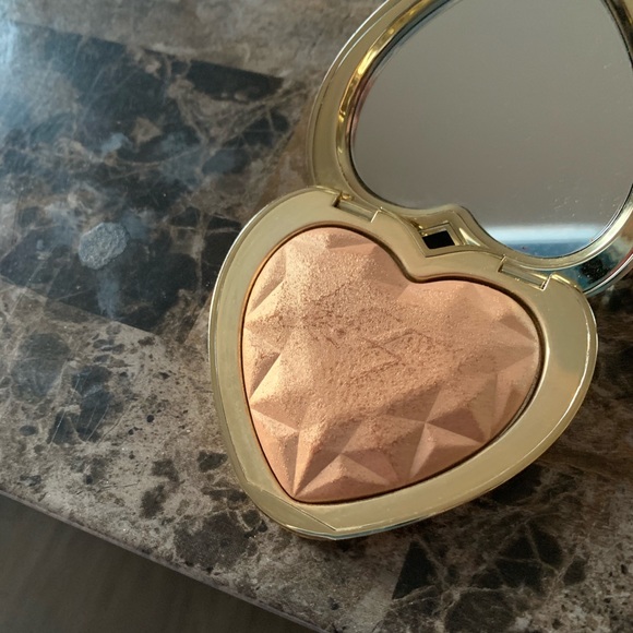 Too Faced Highlighter - Picture 1 of 3